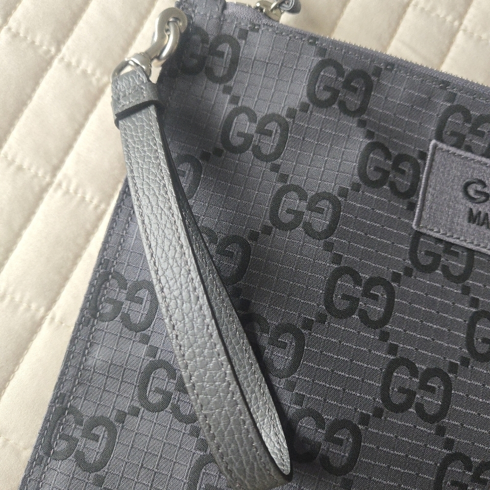 Gucci NWOT GG Monogram Ripstop Pouch Wristlet – Black Gray - Picture 15 of 15
